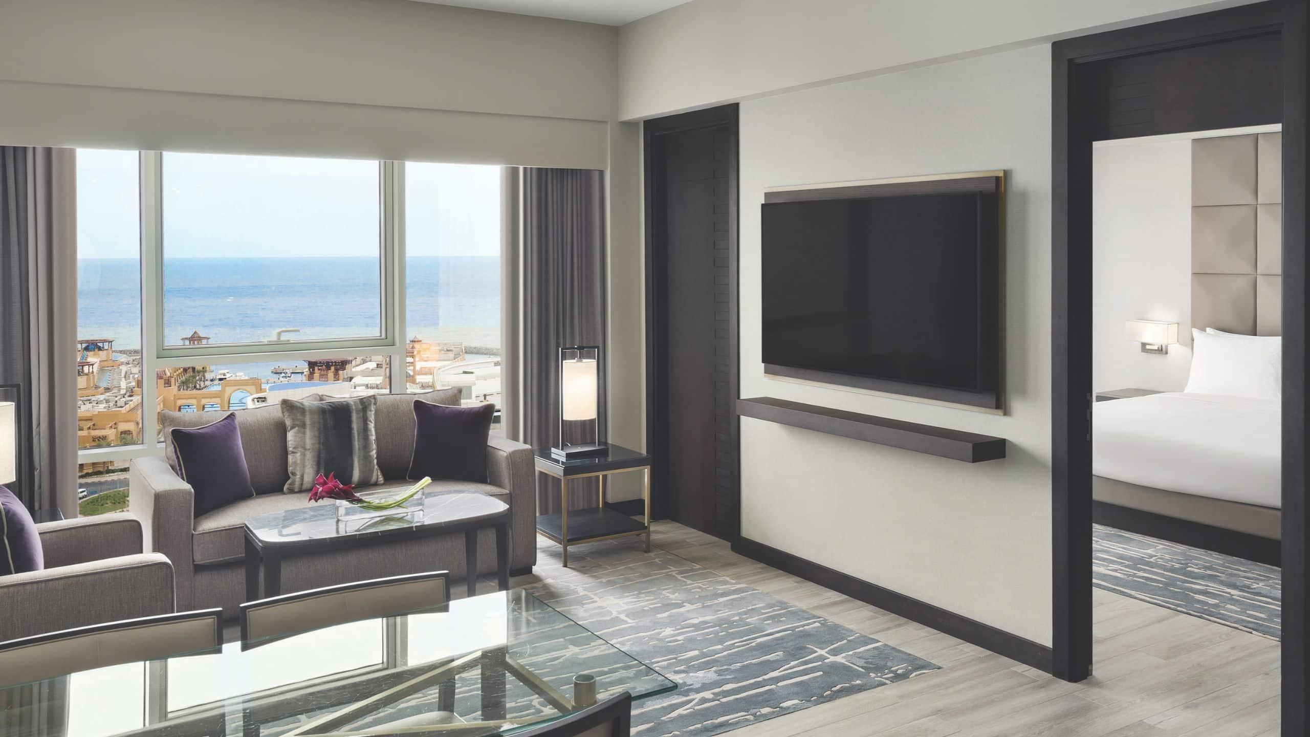 Hyatt Regency Al Kout Mall Kuwait City Eksteriør billede A suite at the hotel