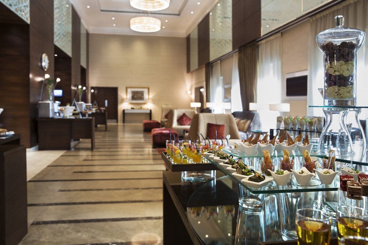 Hyatt Regency Al Kout Mall Kuwait City Eksteriør billede The lobby
